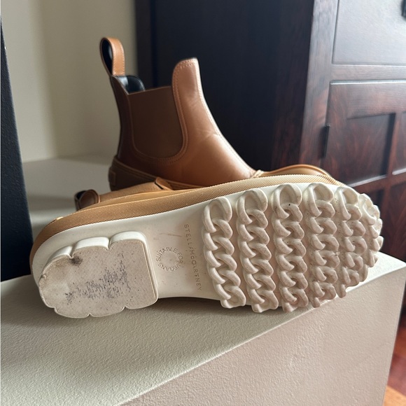 Stella McCartney Duck Rubber-Trimmed Vegetarian Leather Chelsea Boots - Picture 4 of 10